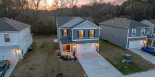 124 CURRANT Circle Gallery 1