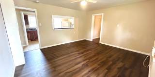 *MOVE IN SPECIAL* Pet-Friendly 2-Bedroom House with Large Fenced Backyard! Gallery 4