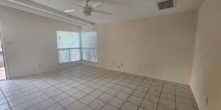 Adorable 2 bed 1 bath Gallery 11
