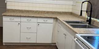 Charming Duplex 3BR / 2B Home with Modern Comforts – Available Now! Charming Duplex 3BR / 2B Home with Modern Comforts – Available Now! Gallery 3
