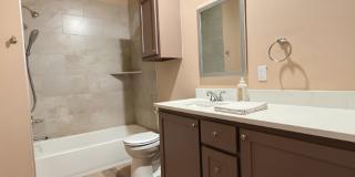 Modern 2-Bedroom Duplex Unit | Stylish Design & Prime Location Gallery 8