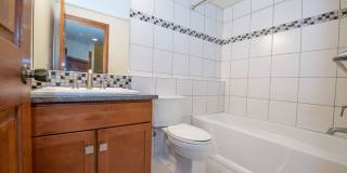DeLong Lake Condo Gallery 18