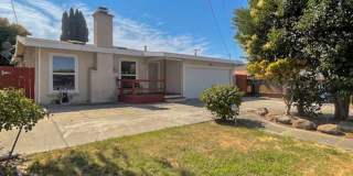 3 Bed 2 Bath Home in Newark with Large Backyard! Small Pets Welcomed! Gallery 1