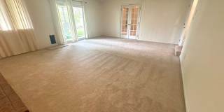 4 bedroom, 2 1/2 bath Gallery 22