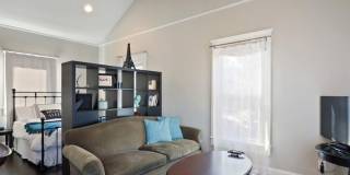 1013 Euclid Avenue Gallery 20