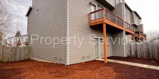 Woodland Townhome with Huge Tandem Garage Gallery 21