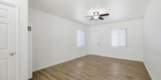 Las Flores Apartments Gallery 6