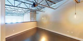 Cool and modern urban loft in Uptown Charlotte! Gallery 29