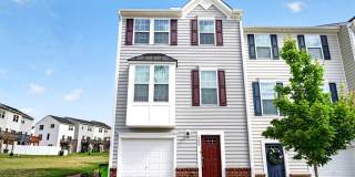 Available Now – 3-Bedroom End-Unit Townhome with 1-Car Garage in Townes at Courtney Creek, Durham Available Now – 3-Bedroom End-Unit Townhome with 1-Car Garage in Townes at Courtney Creek, Durham Gallery 1