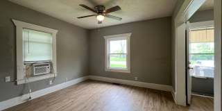 Updated 2 bed/1 bath, 780 sqft home! 1522 W High St in Springfield MO. Gallery 6