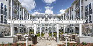 Magnolia Square Gallery 1