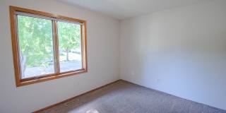 NW Rochester Split-Level with Vaulted Ceilings & Detached 2-Car Garage Gallery 12