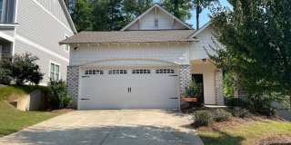 3 Bedroom Home With Spacious Garage and Fenced Backyard! Gallery 1