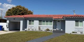 2815 Van Buren St Gallery 1