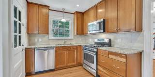 Beautifully maintained and move-in ready 4BR home with a basement Gallery 46