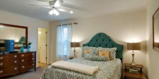 Beautiful 2BR/1.5BA home in a prime location within walking distance to West End and Vanderbilt University. Gallery 25