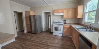 5 bedroom, 2 bath house - Available for the 2026/2027 lease term! Gallery 1