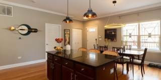 2042 W Warren Boulevard Gallery 7