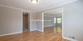 Updated Three Bedroom Home in Milwaukie - Large Fenced Yard! DEPOSIT SPECIAL Gallery 10