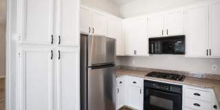 Beautiful One Story 2 Bedroom Townhome With 2 Car Attached Garage Gallery 11