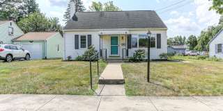Charming 4 Bedroom Home in Elizabethtown Gallery 1