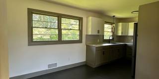 Updated 3 Bedroom House on the Eastside Gallery 13