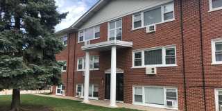 Freshly Painted 2 Bedroom/1 Bath Apartment Great Location! Gallery 1