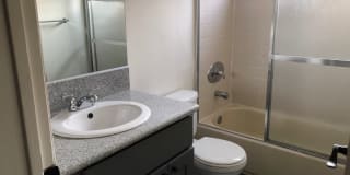 815 E Maple St Gallery 7