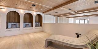Evado Gallery 12