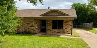 2BD/2BA duplex in Hewitt! Gallery 1