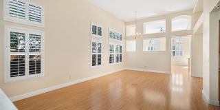 Highly Desirable Executive Home: 4 Bedrooms, 3 Bathrooms of Luxury Living Gallery 26