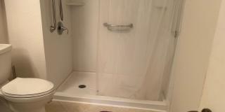 Executive 2 bedroom/ 2 bath condo Gallery 18