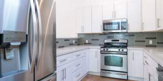 Contemporary Architectural 3bed 3bath + Office + Studio - Prime Mt. Washington Gallery 13
