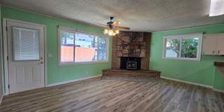 Spacious 4 Bedroom Home with Solar Panels, Fully Fenced Yard on Rimrock Rd Gallery 18