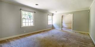Room in 5 Bedroom Home at Kinnamon Rd Gallery 18