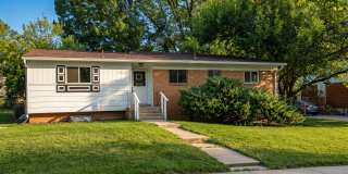 Huge Split Level in Convenient Aspen Hill! Gallery 1
