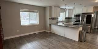 Gorgeous 6-bedroom, 4-bathroom with a large garage Salem Gallery 7