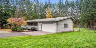 Immaculately maintained rambler in Sammamish with huge yard!! Gallery 1