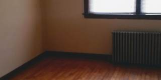 Charming 2 bedroom/1 bathroom.  Available Now, 1st MONTH FREE!! Gallery 7