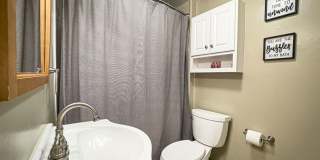 Kelsey's Cottage: Fully Furnished 2 bd/1ba Jacksonville Cottage, Large yard! $300 Utility Fee Gallery 16