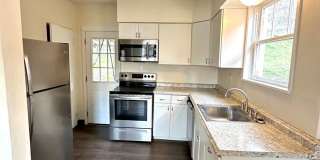2 Bed 1 Bath home in Beechview - Close to Downtown, Public Transit - Available June Gallery 7