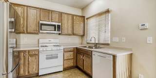 Mountains Edge - 3 bedroom, 2.5 bath cul-de-sac home! Gallery 12