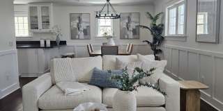 3 Bedroom Plus Home with Roof Top Deck Gallery 40
