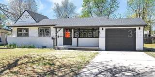 $1795 - 4 bed 2 bath - Single Family Home Gallery 1