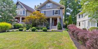 OAKLEY - Stunning executive tudor Gallery 4