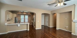 Beautifully upgraded 3 bedroom Home Gallery 1