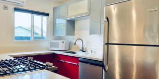 1321 W 36th Place Apartments Gallery 16