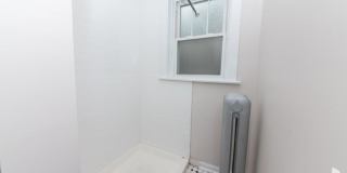 1437 W Lunt Ave Gallery 1