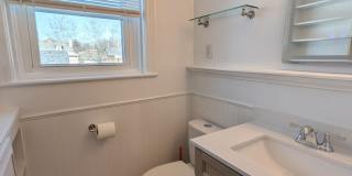 1105 Queen Street Gallery 11