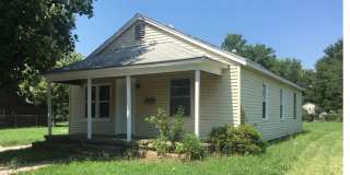 3 BED/ 1 BATH IN UP AND COMING NEIGHBORHOOD Gallery 1